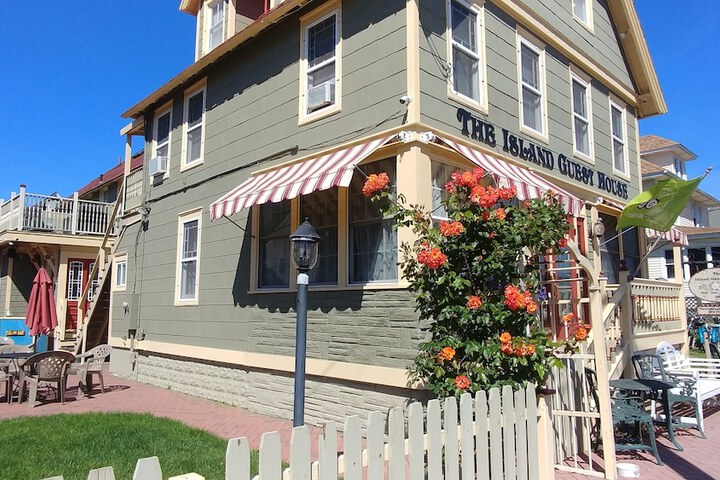 Island Guest House B & B