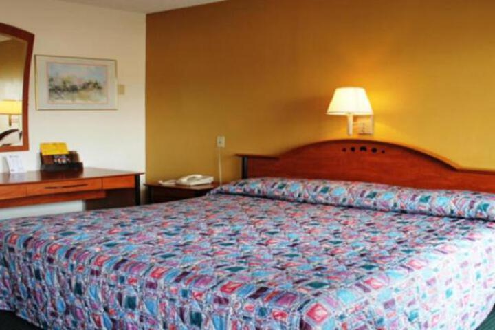 Speedway Inn