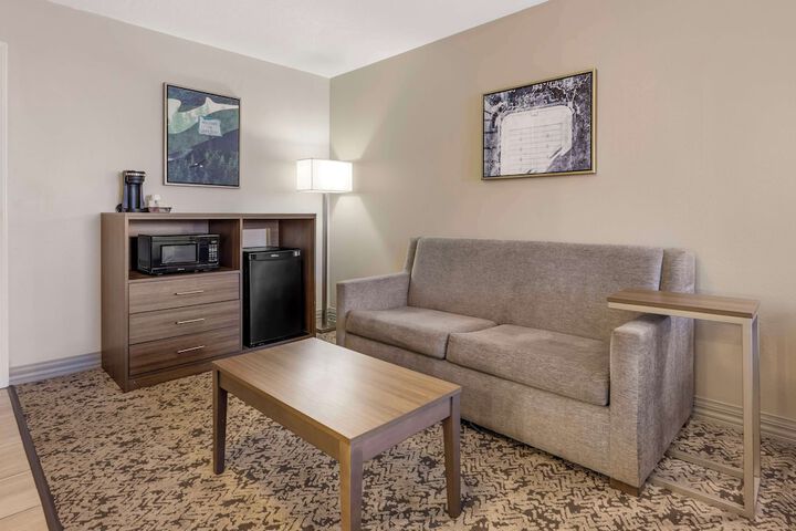 Best Western Plus Grand Manor Inn