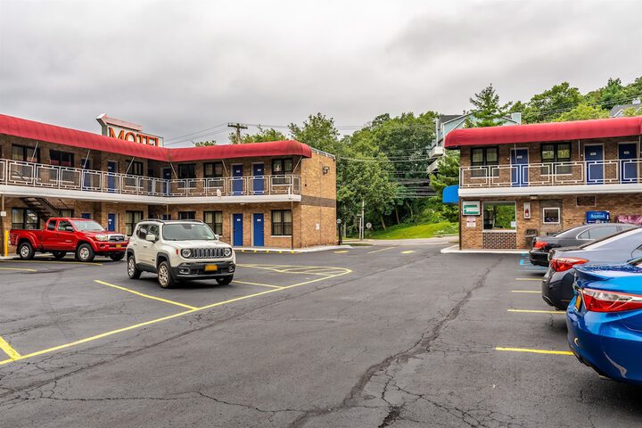 Hotel 8 of 59
