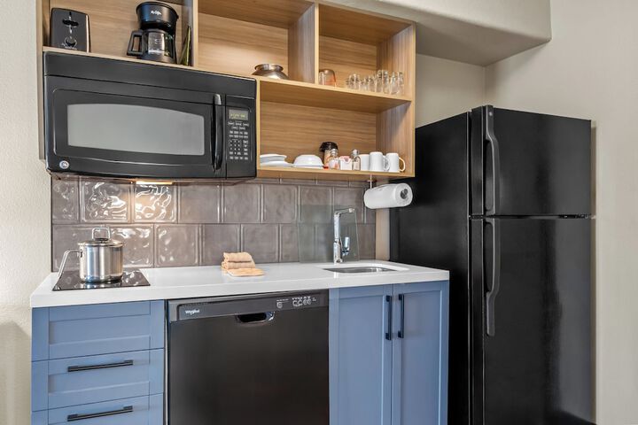 Candlewood Suites VICTORIA by IHG