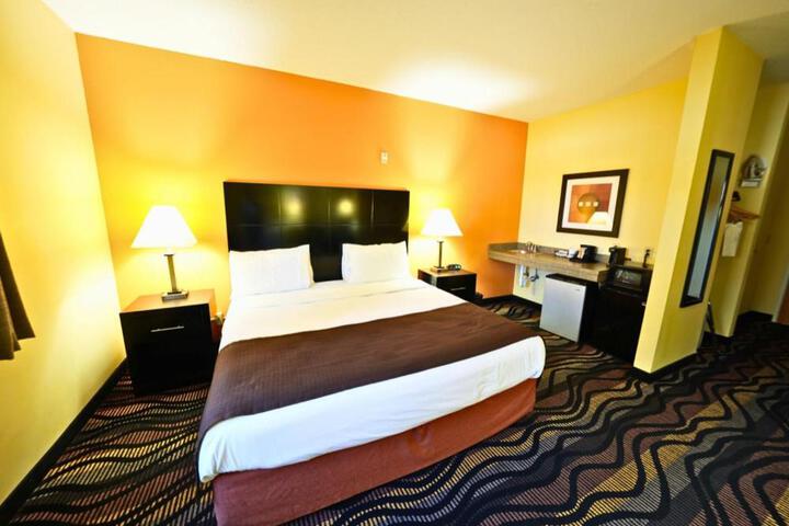 Rock Island Inn & Suites Streator IL