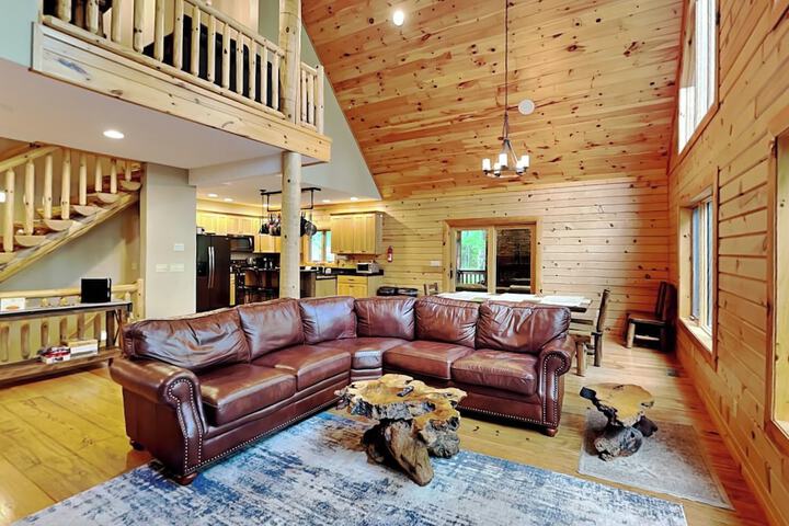 Maple Manor by Taylor Made Deep Creek