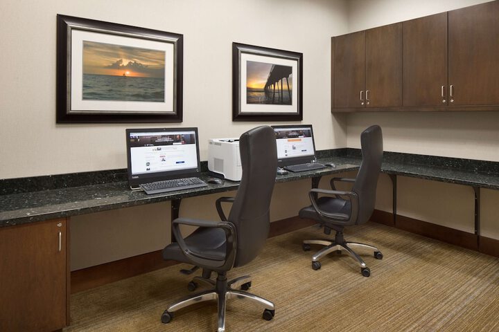 Business Center 34 of 35