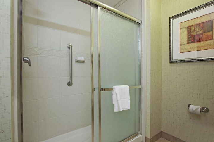 Room 33 of 68