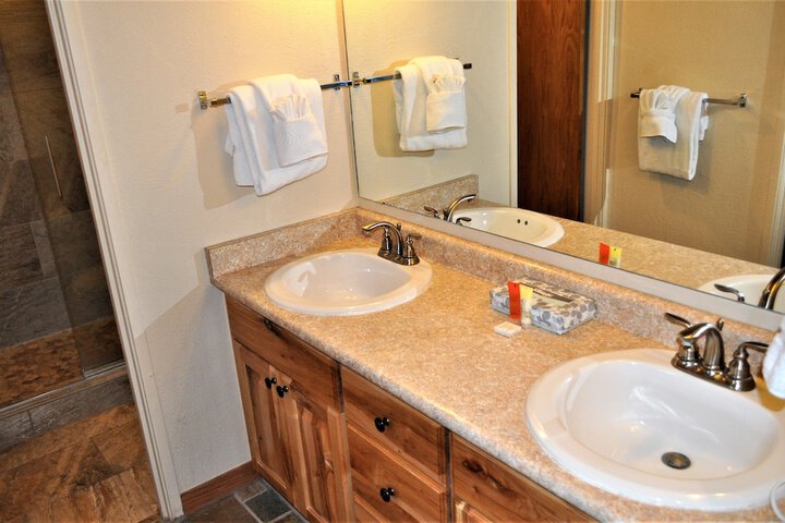 Room 5 of 25