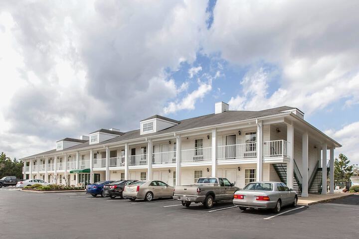 Hotel 4 of 28