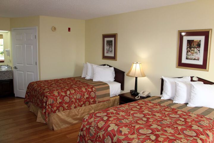 Room 8 of 15