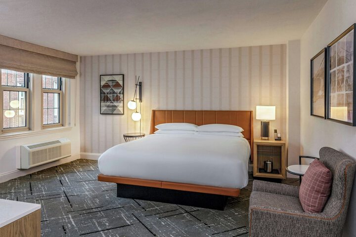 Sheraton Commander Hotel
