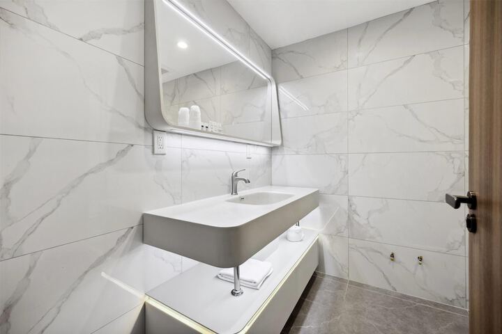 Ramada by Wyndham Flushing Queens