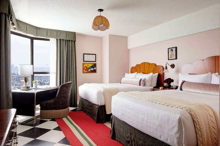 Room 35 of 71