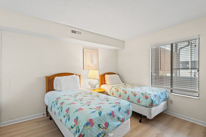 Room 32 of 63
