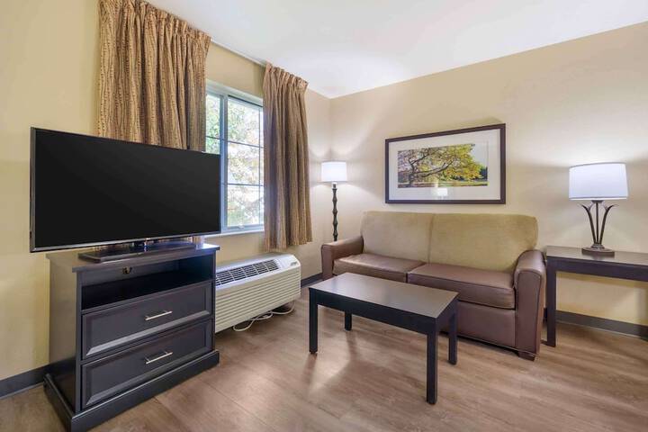 Room 11 of 29