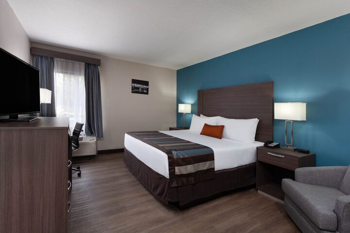 Room 4 of 15