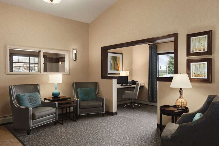 Business Center 13 of 13