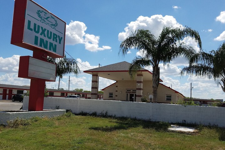 Luxury Inn & RV Park