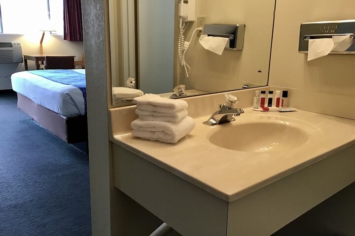 Room 8 of 15