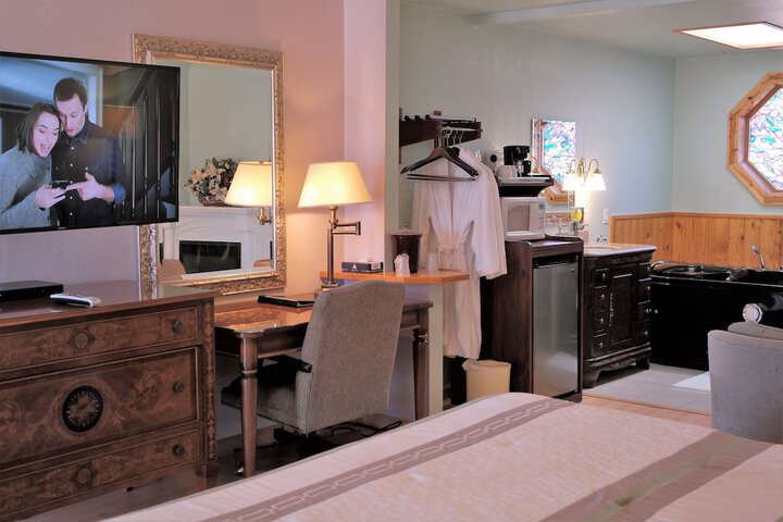 Room 53 of 65