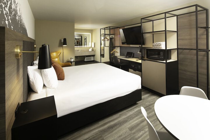 Waypoint Hotel