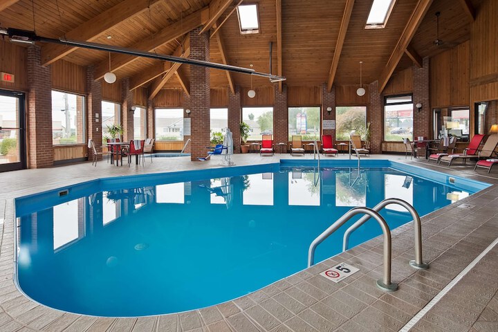 Pool 4 of 28