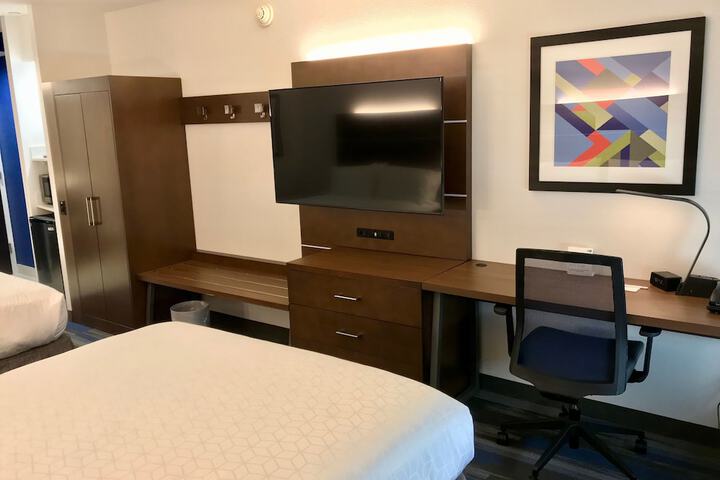 Room 31 of 77