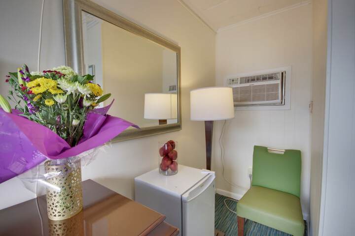 Room 9 of 23