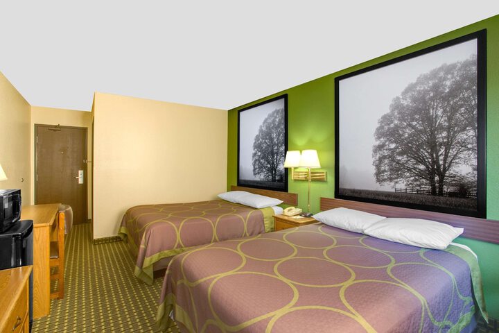 Room 6 of 16