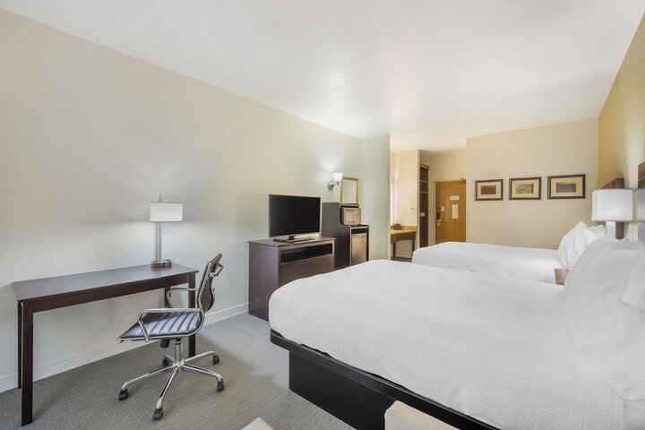 Room 25 of 42