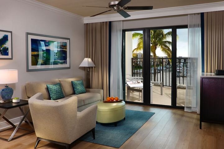 Naples Bay Resort & Marina