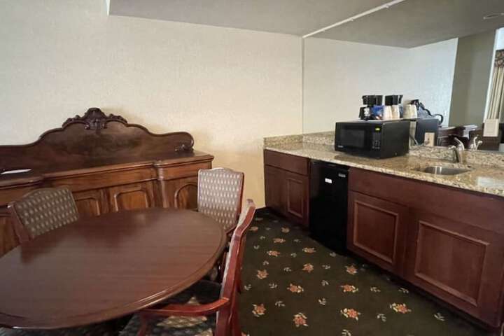 Room 9 of 19