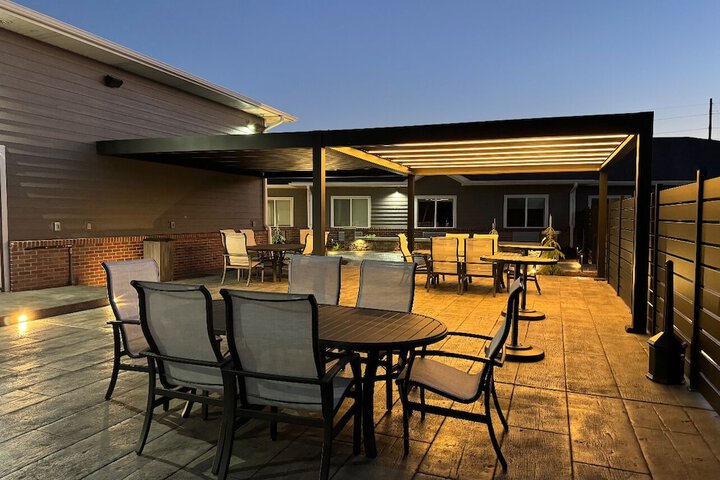Terrace/Patio 16 of 17
