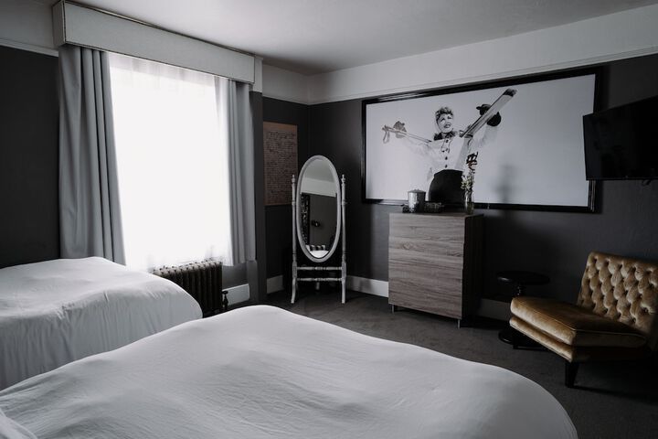 Room 36 of 77