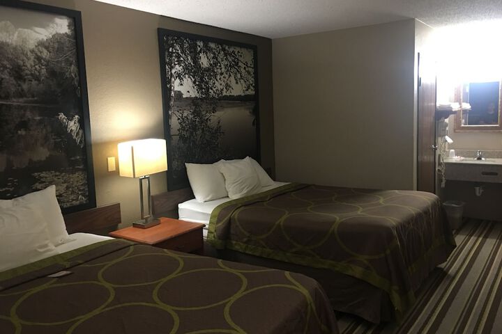 Room 11 of 38