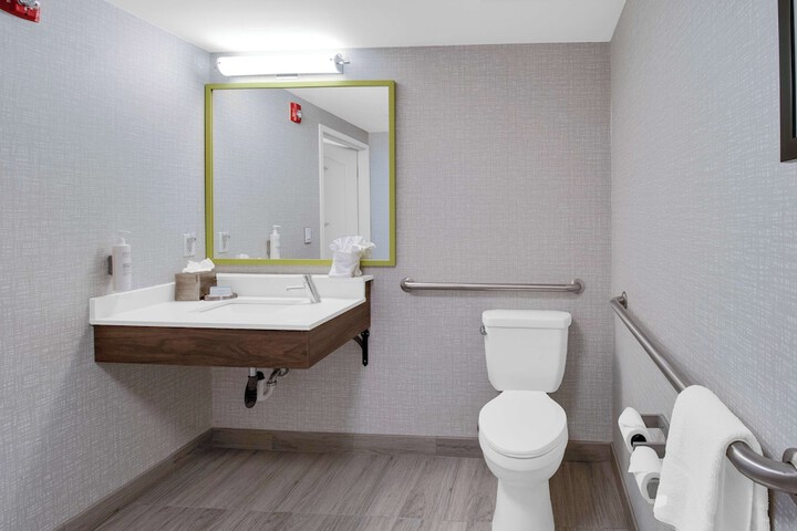 Room 42 of 121