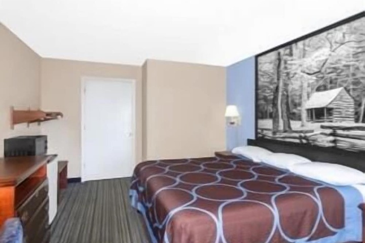 Room 13 of 21