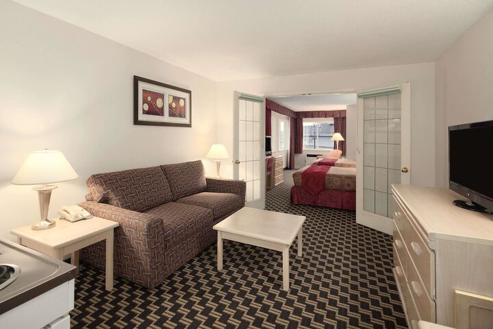 Room 13 of 17