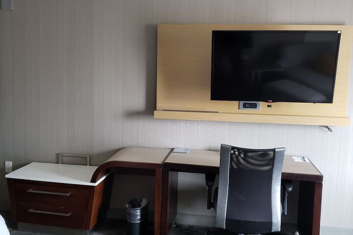 Room 14 of 37