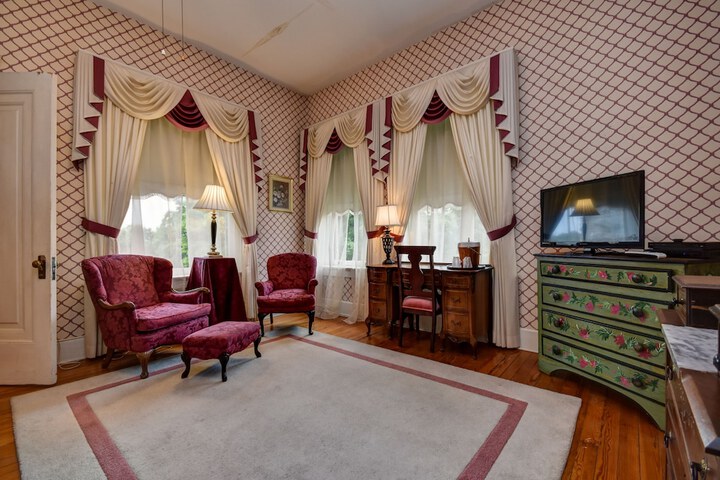 Room 46 of 78