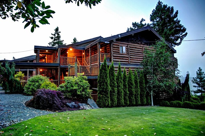 Tigh-Na-Mara Seaside Spa Resort