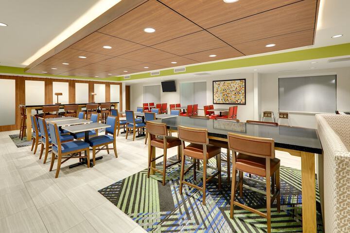 Holiday Inn Express Mitchell by IHG