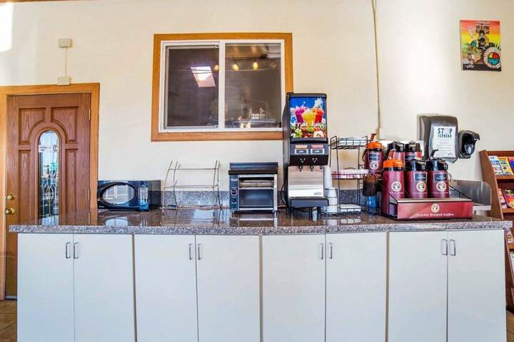 Breakfast/Coffee Service 34 of 36