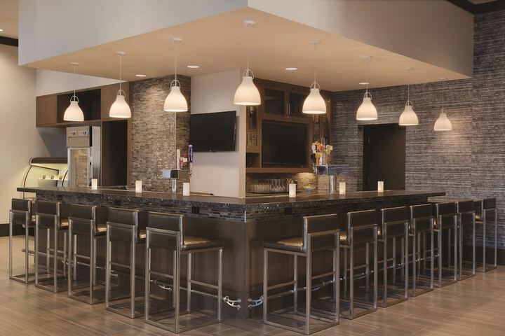 Embassy Suites by Hilton The Woodlands at Hughes Landing
