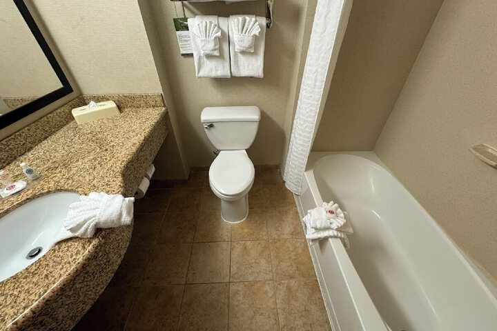 Comfort Inn & Suites Lexington Park near Pax River