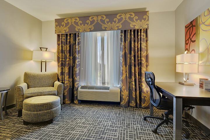 Holiday Inn Express & Suites Gonzales by IHG