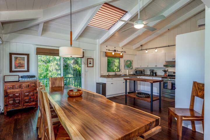 Hale Naninoa 5 Bedroom Home by RedAwning