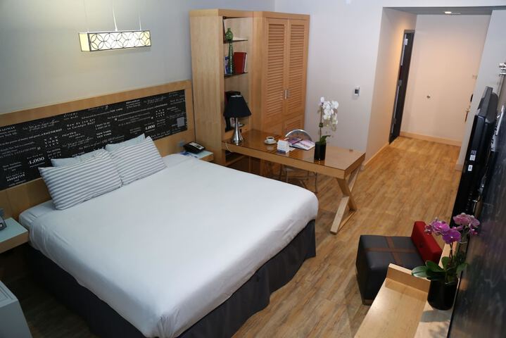 Room 18 of 37