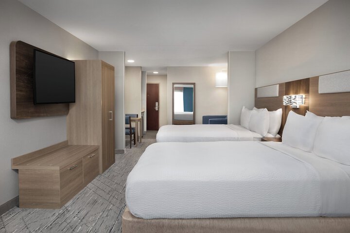 Room 35 of 67