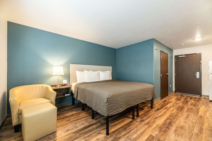 Room 10 of 30