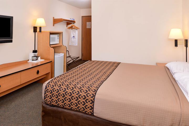 Room 27 of 36