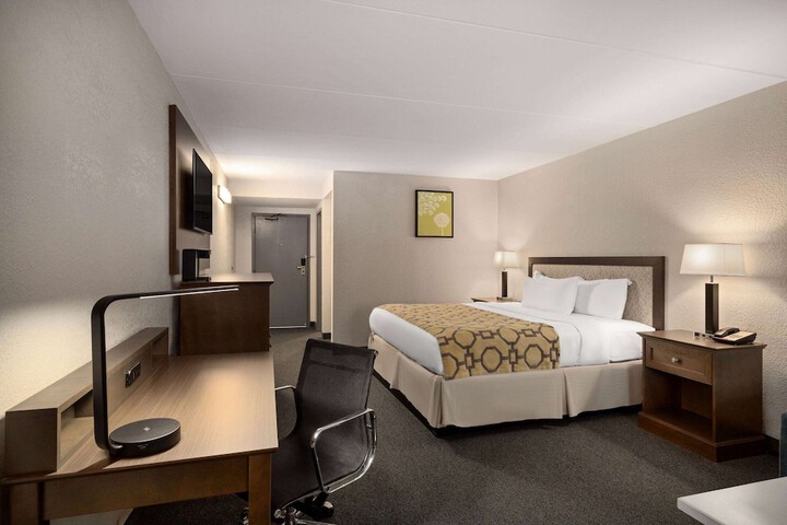 Room 26 of 66